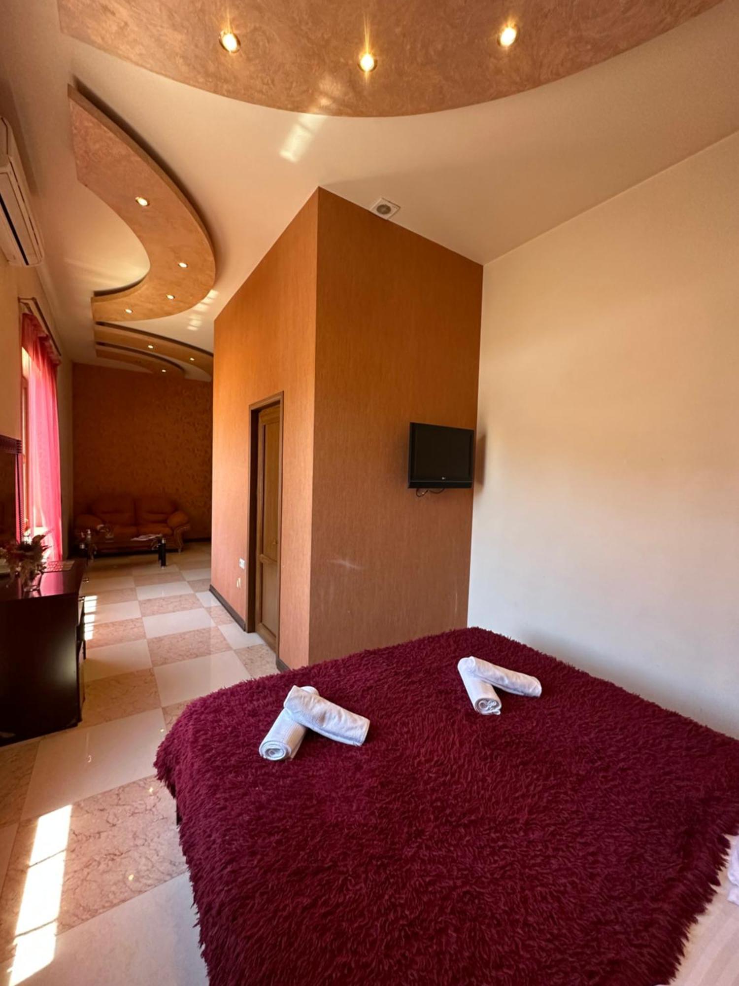 Royal Plus Hotel Jerevan Exteriér fotografie